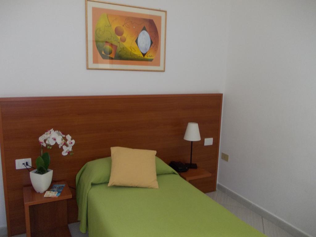 Hotel Solaria Rodi Garganico Eksteriør billede