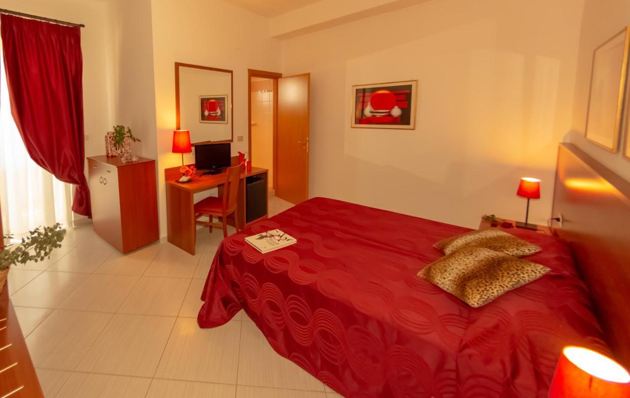 Hotel Solaria Rodi Garganico Eksteriør billede
