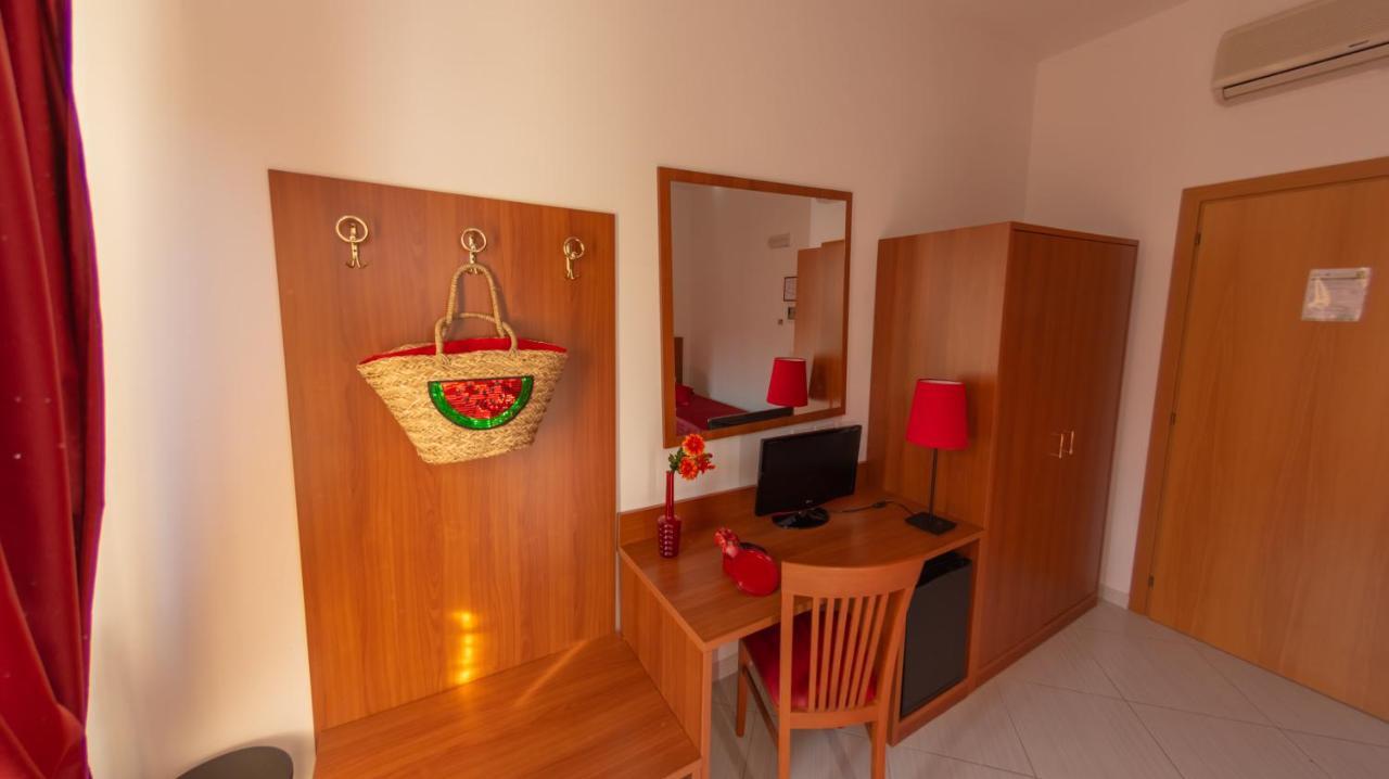 Hotel Solaria Rodi Garganico Eksteriør billede